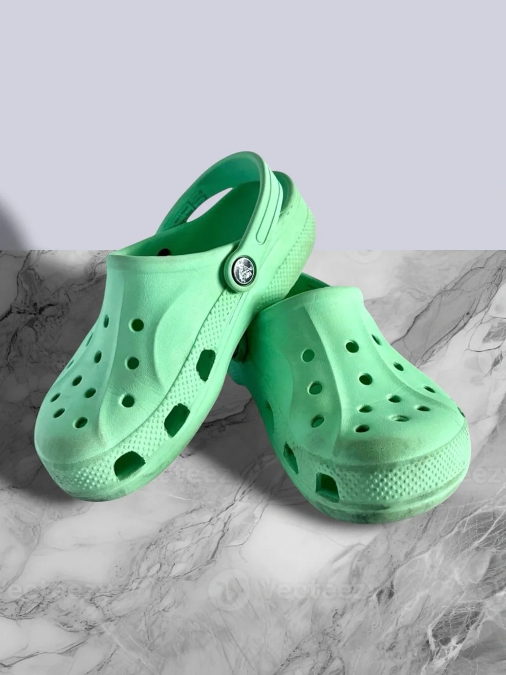 Crocs Classic Clog Mint Green Youth J2 Good Used Condition 🐊